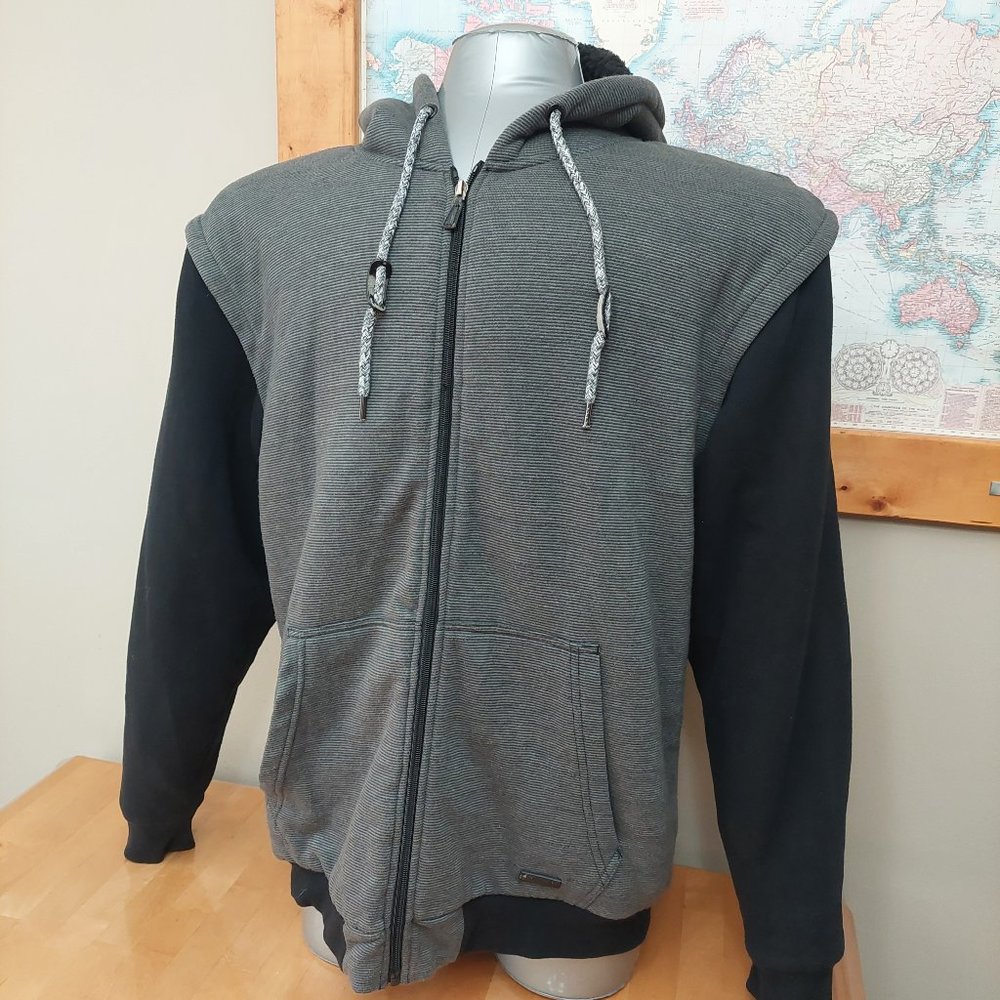 UNIVIBE Fuzzy Sherpa Lined Full Zip Jacket Grey Stripe Black Accent Men's Large